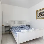 Guesthost - Two-levels With Terrace And Parking Apartmán *